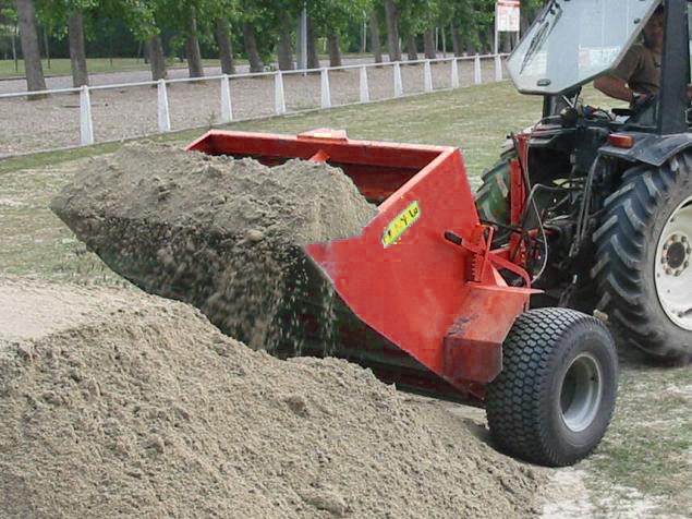 R-SAN700 Winton Pro Sand Spreader Top Dresser